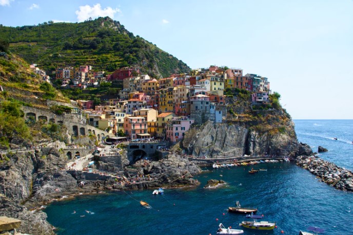 Italian town of Sambuca in Sicily sells homes for a dollar