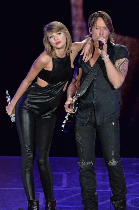 Taylor Swift Can’t Calm Down After Keith Urban “Flawlessly” Covers “Lover”