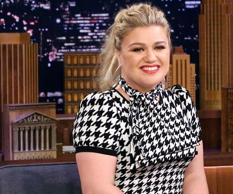 Kelly Clarkson’s Idea for Taylor Swift to Re-Record Her Masters Actually Came From This Celeb