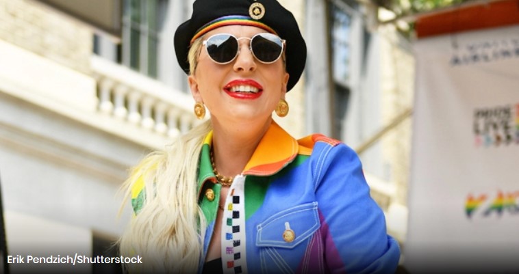 Lady Gaga Debuts Bright Pink Hair AfterDitching Platinum Blonde Locks – Before& After Pics